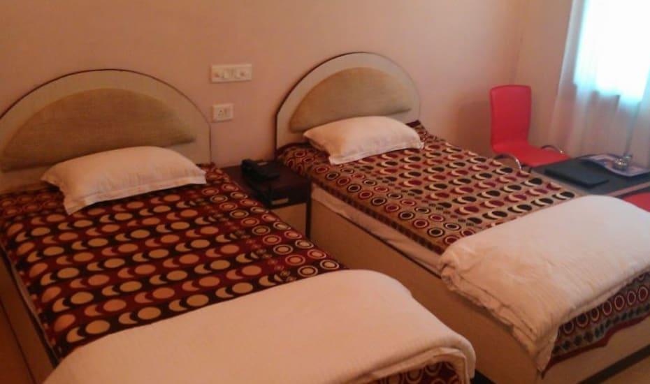 Hotel Garv Residencia Gaya Bagian luar foto