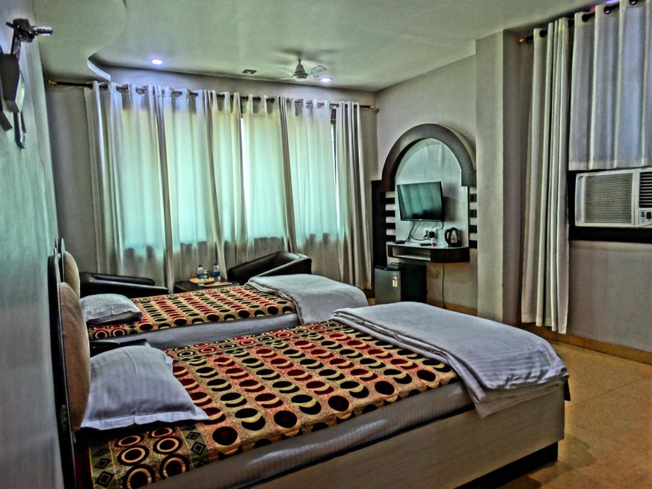 Hotel Garv Residencia Gaya Bagian luar foto