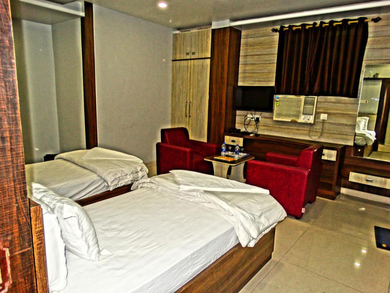 Hotel Garv Residencia Gaya Bagian luar foto