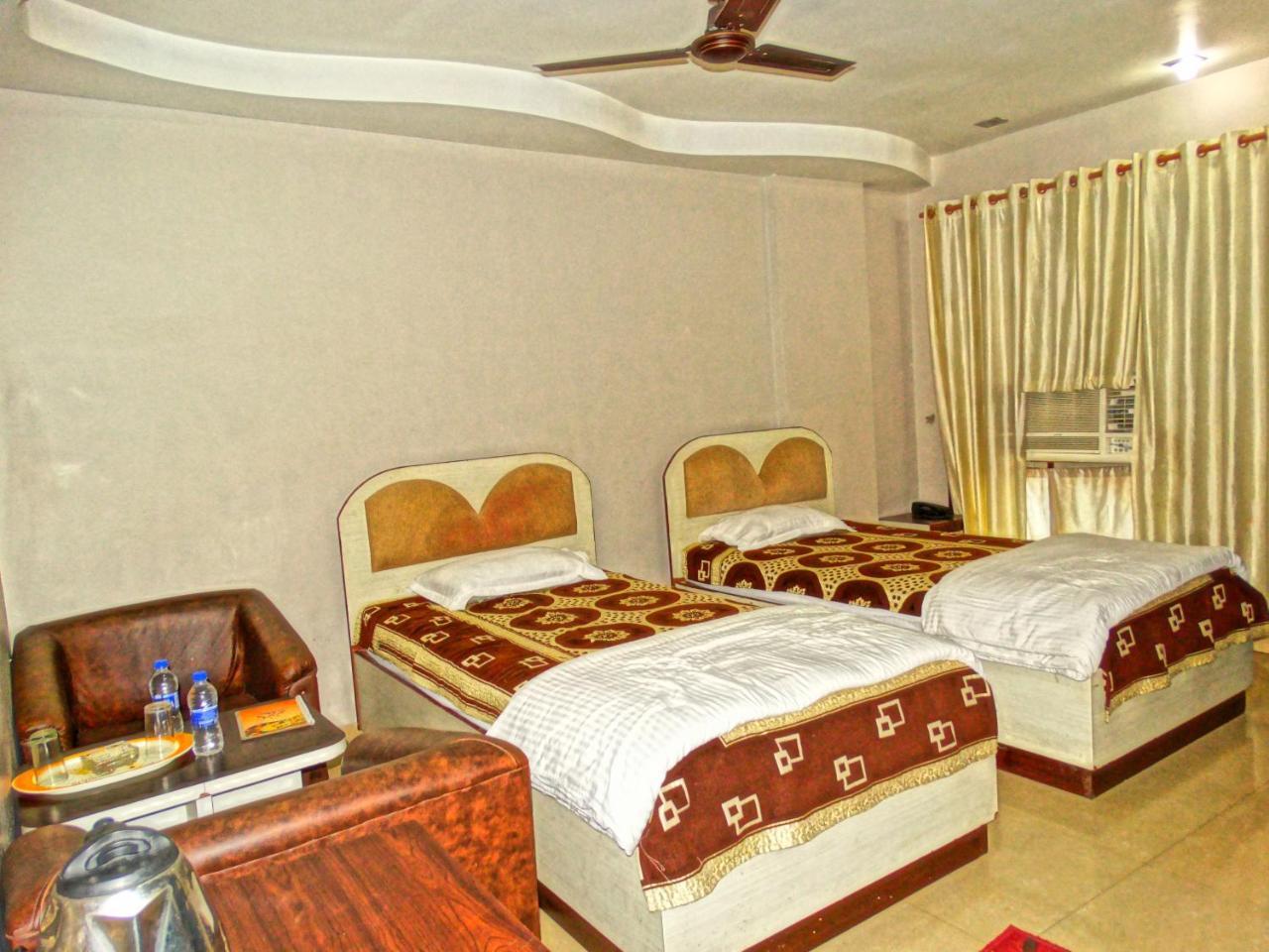 Hotel Garv Residencia Gaya Bagian luar foto