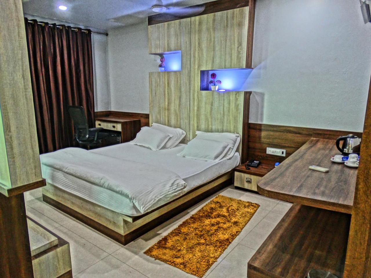 Hotel Garv Residencia Gaya Bagian luar foto
